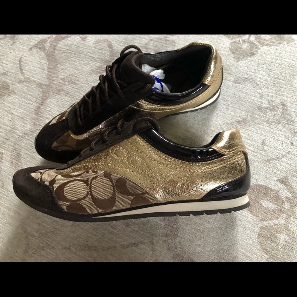 EUC, like new. Coach kodie sneakers size 7.5